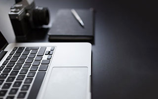 惨遭打脸！斯卢茨基赛前称不会专人盯防，如今被瓦科戴帽差点打哭