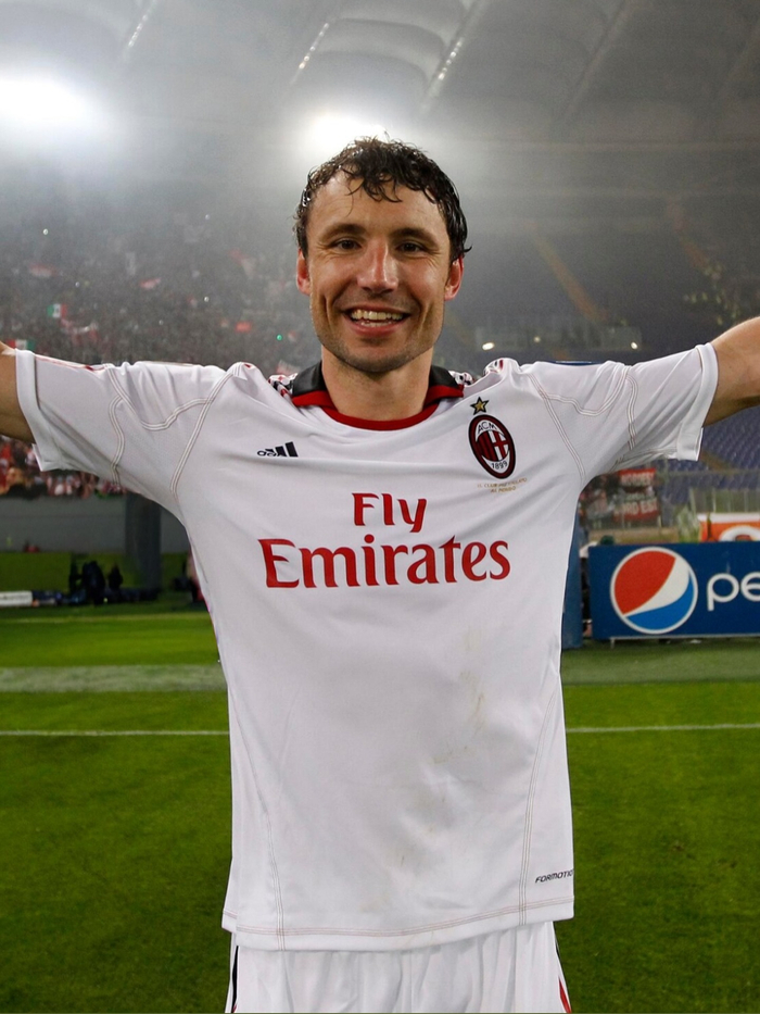 kaiyun-米兰老照片回顾范博梅尔红黑岁月|AC米兰|ac米兰_新浪新闻